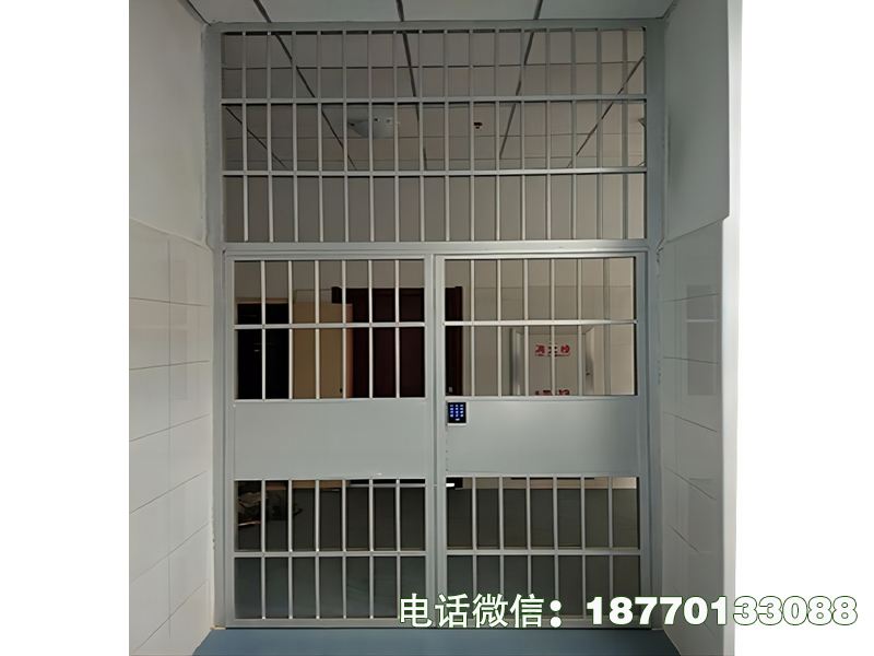 镇巴县监区监舍门