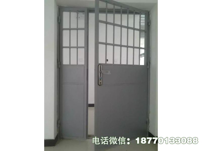 城中戒毒所铁门