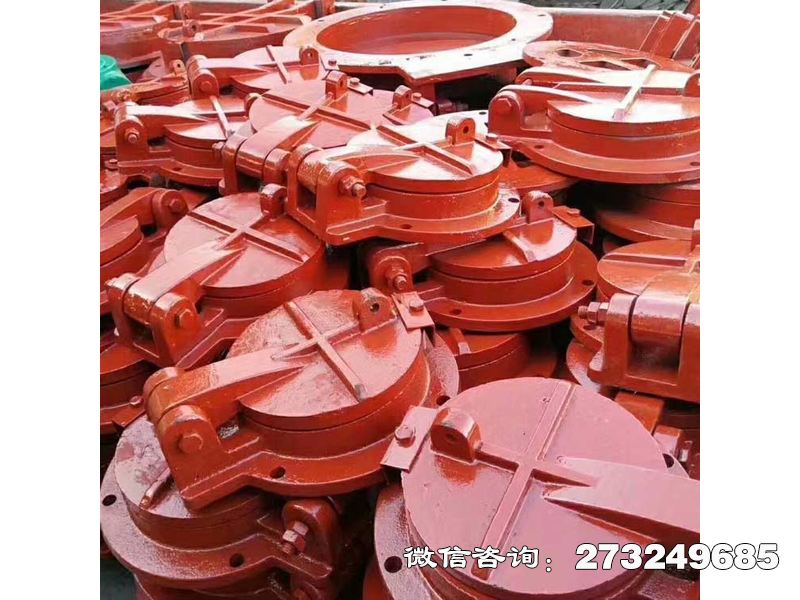 铸铁圆形水库拍门用于水库输水管道、泄洪系统，由水务局、水库管理局等单位采用。大流量控制，铸铁材质耐高压腐蚀。可调式导流角度设计，支持防气蚀结构优化，适配高水头工况需求。铸铁圆形水库拍门价格电话微信联系厂家。