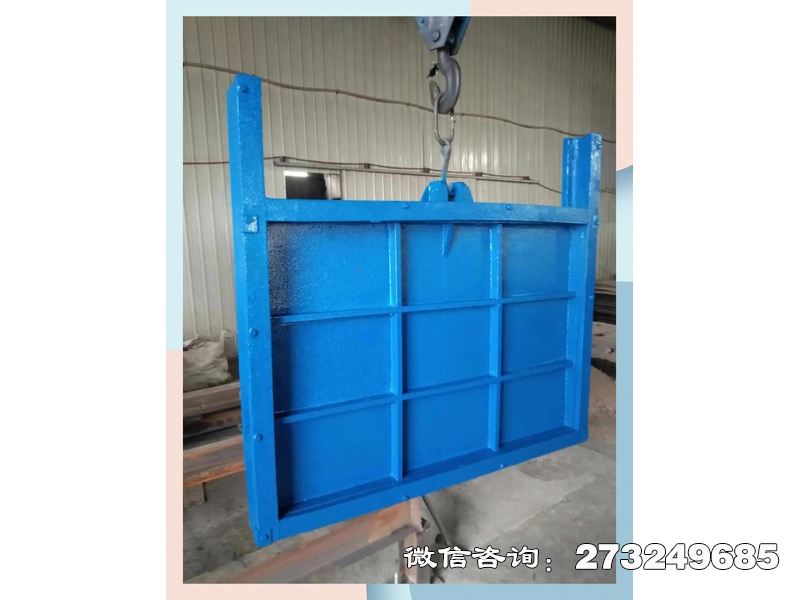 导流铸铁方形水闸门用于水库导流洞、输水隧洞工程，由水务局、水利工程公司等单位采用。方形结构适配矩形渠道，铸铁材质耐高压冲刷。可调式导流角度设计，支持防冲耐磨涂层定制，适配复杂工况需求。导流铸铁方形水闸门价格电话微信联系厂家。